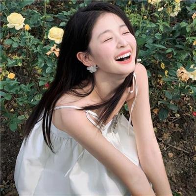 她比烟花寂寞封面